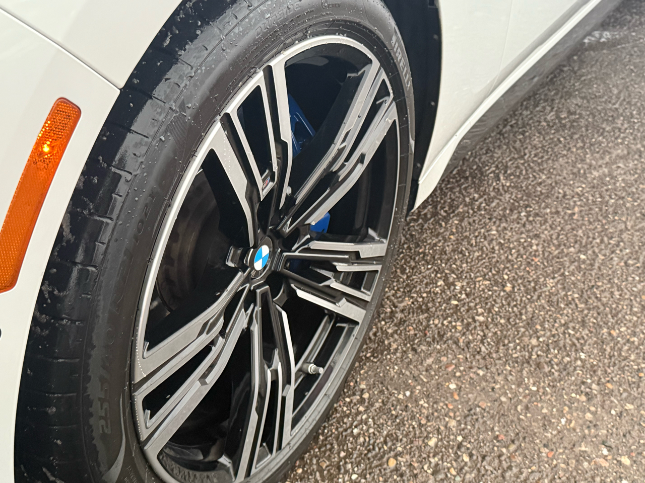 BMW 7-Series 760i xDrive 2023