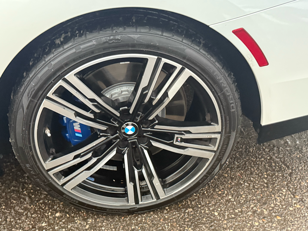 BMW 7-Series 760i xDrive 2023