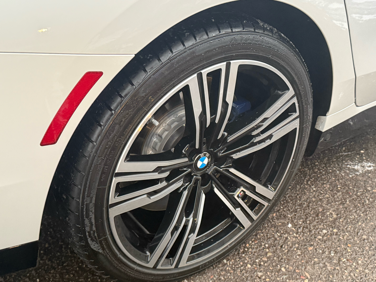 BMW 7-Series 760i xDrive 2023