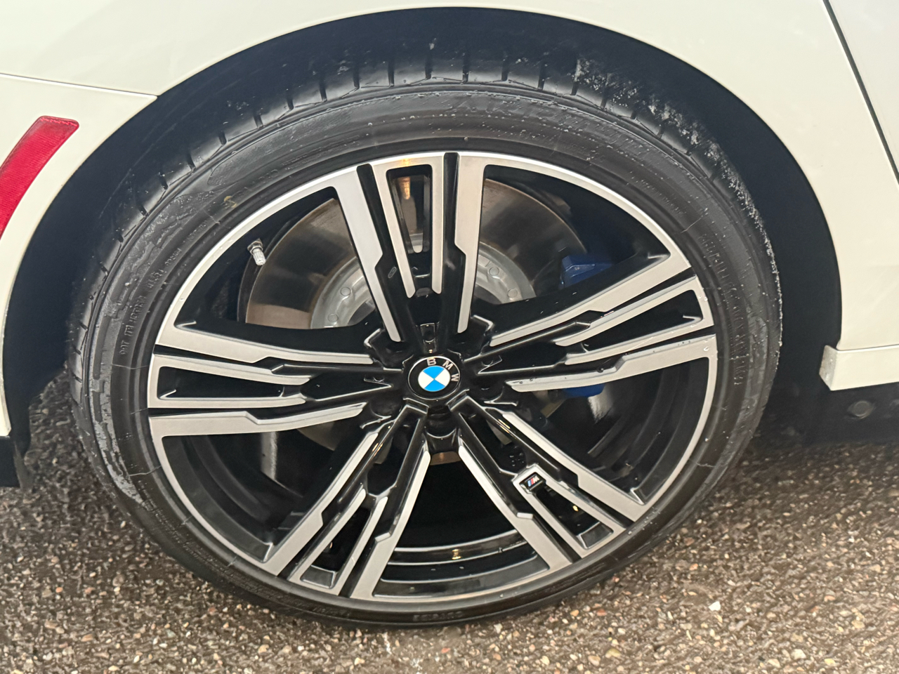 BMW 7-Series 760i xDrive 2023