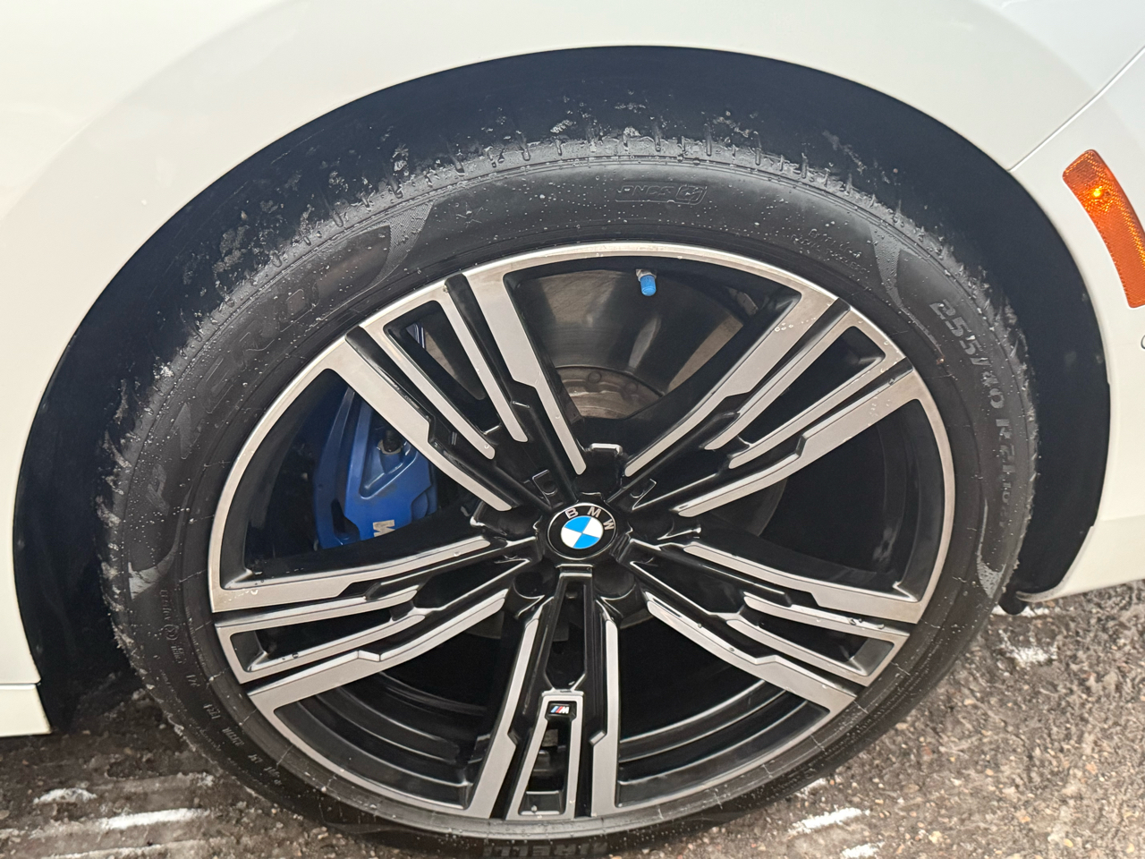 BMW 7-Series 760i xDrive 2023