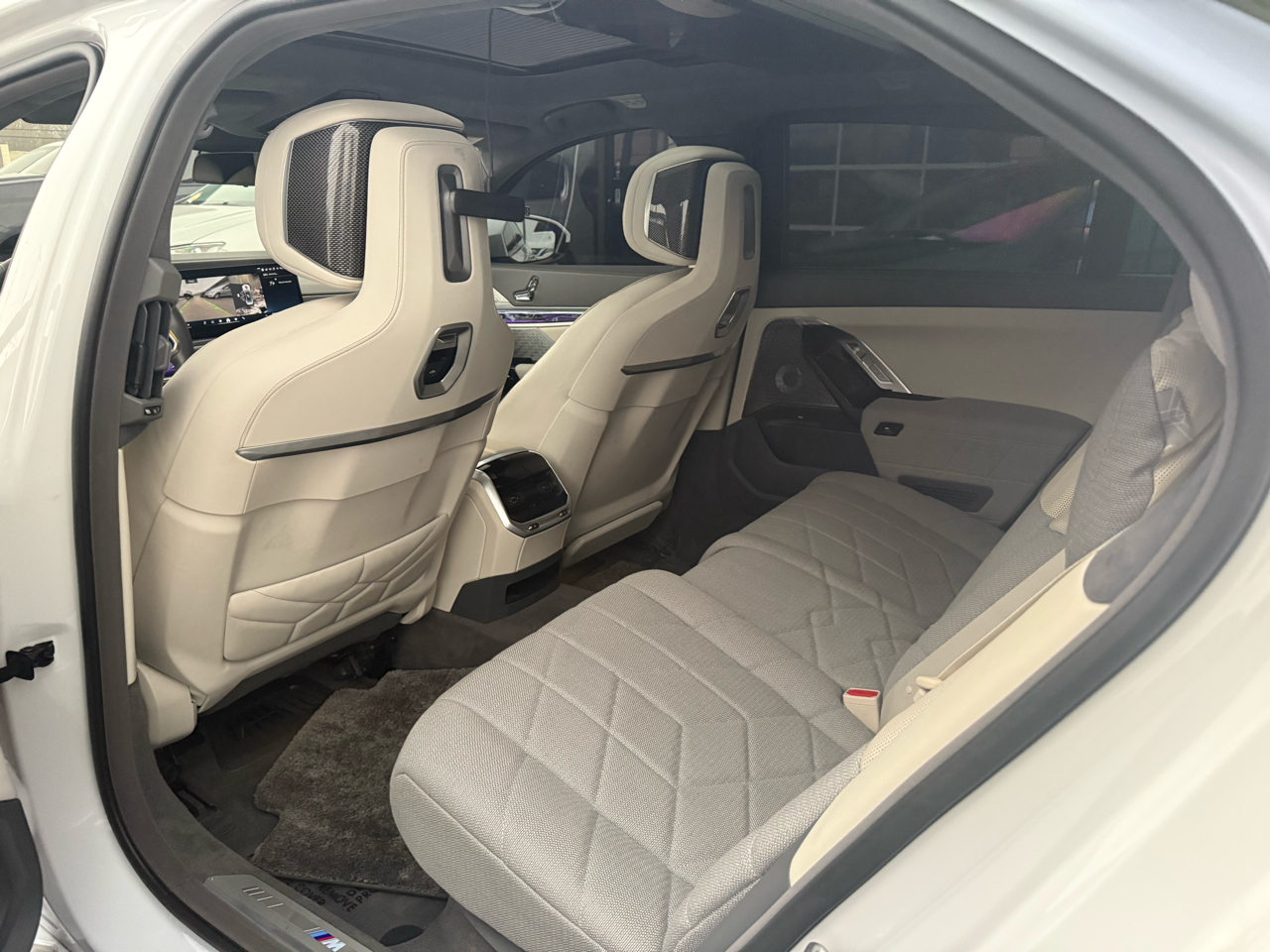 BMW 7-Series 760i xDrive 2023