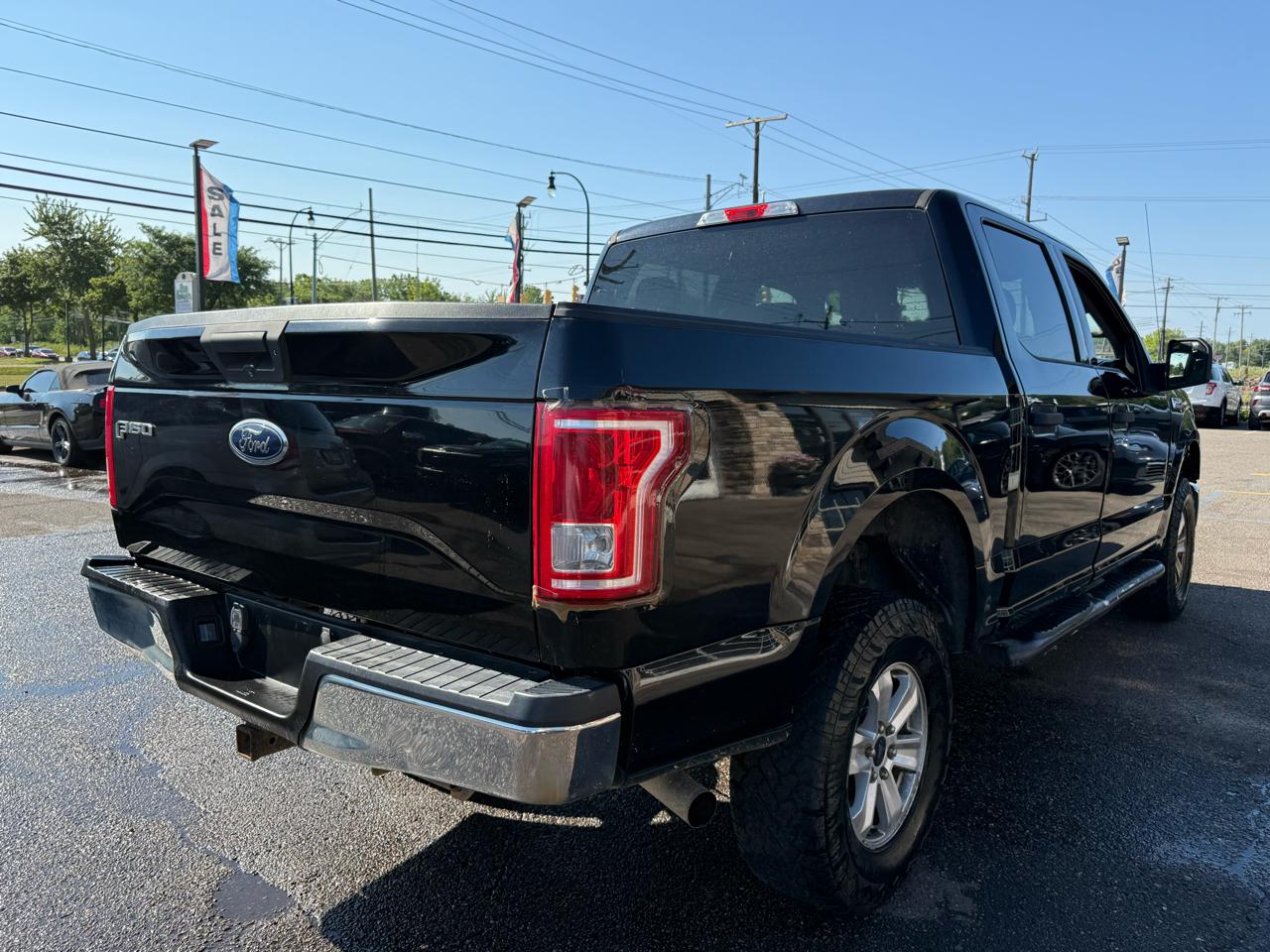 Ford F-150 XLT SuperCrew Short Bed 4WD 2017