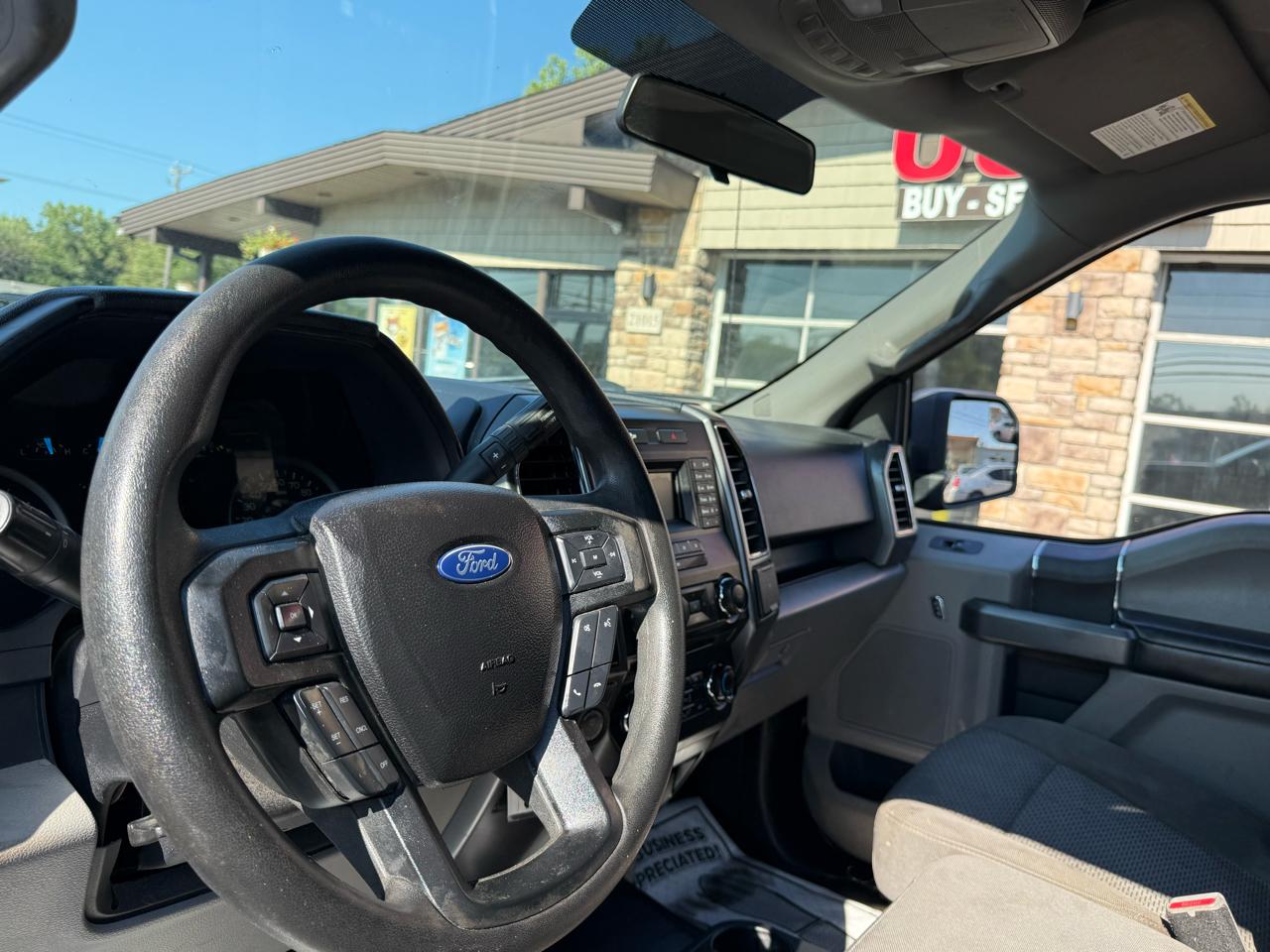 Ford F-150 XLT SuperCrew Short Bed 4WD 2017