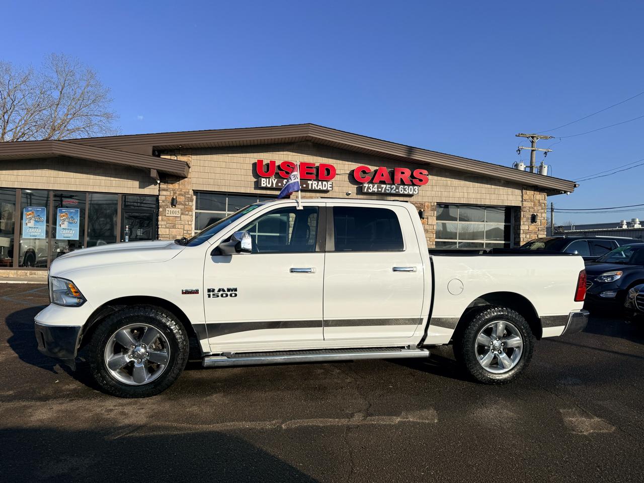 RAM 1500 SLT Crew Cab SWB 4WD 2015