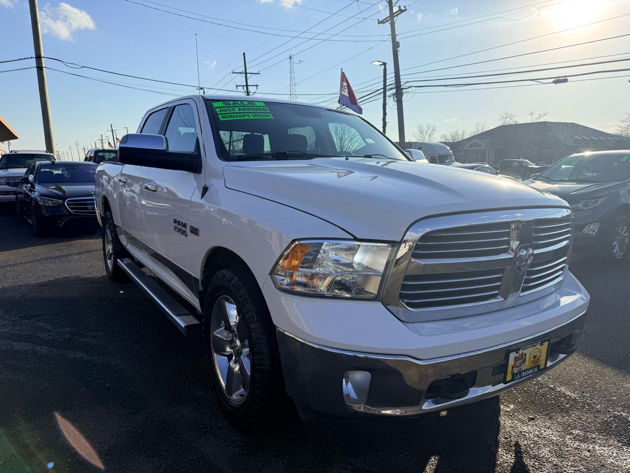 RAM 1500 SLT Crew Cab SWB 4WD 2015