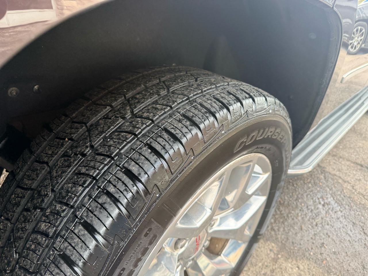 GMC Yukon SLE 4WD 2015