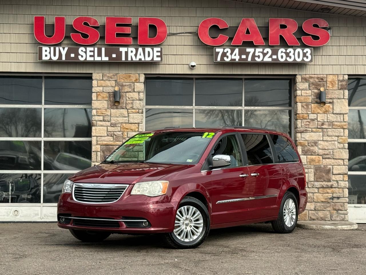 Chrysler Town & Country Touring-L 2012