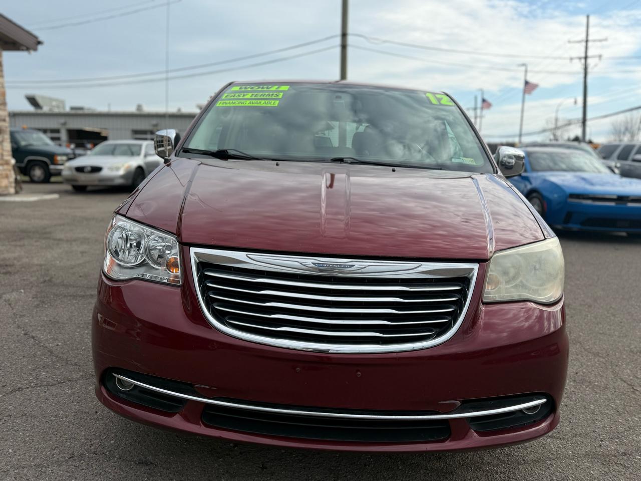Chrysler Town & Country Touring-L 2012