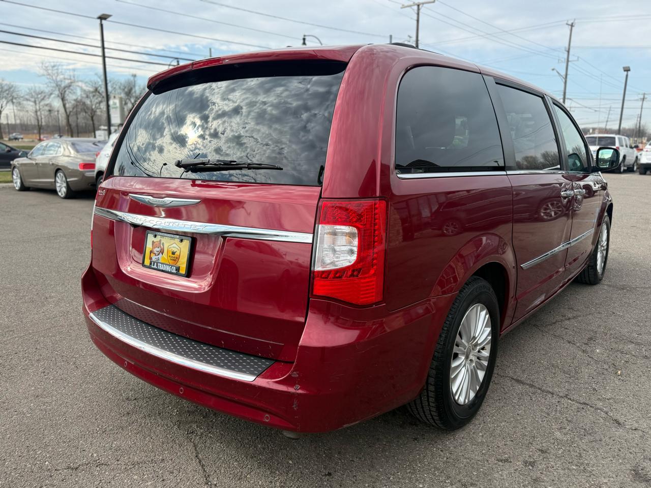 Chrysler Town & Country Touring-L 2012