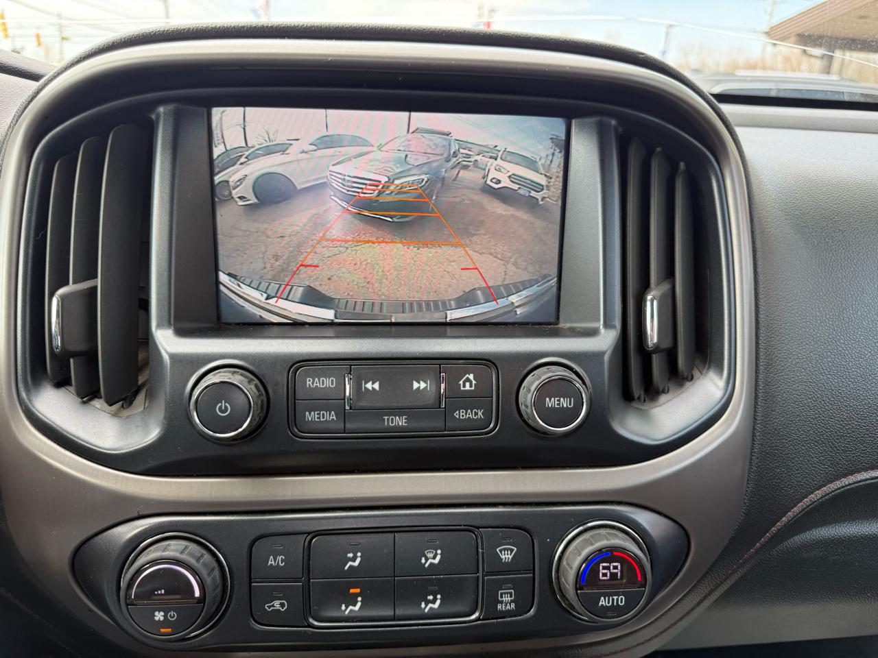 GMC Canyon SLE Crew Cab 4WD 2016