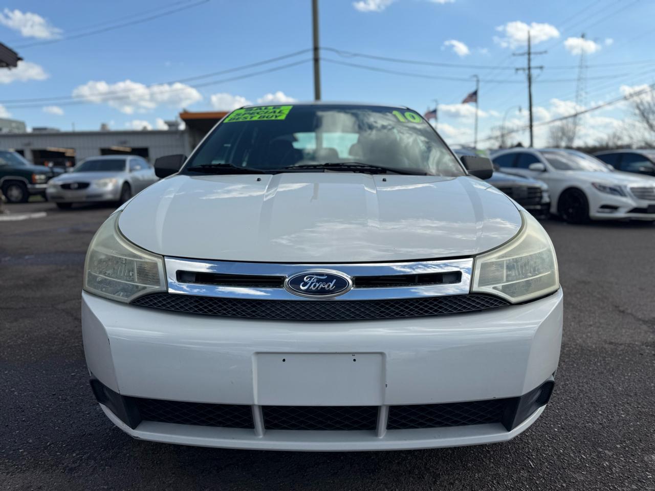 Ford Focus SE Sedan 2011