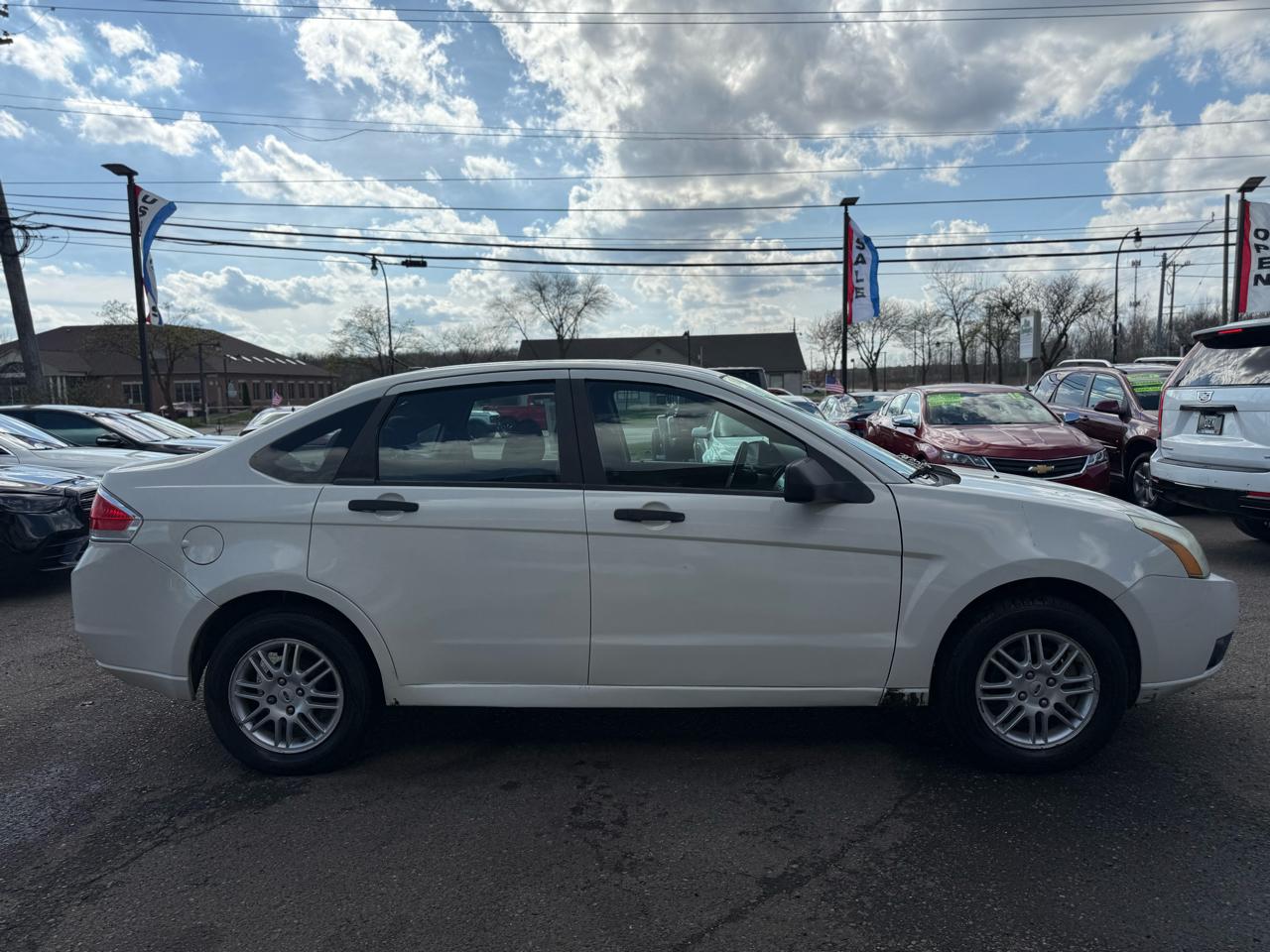 Ford Focus SE Sedan 2011