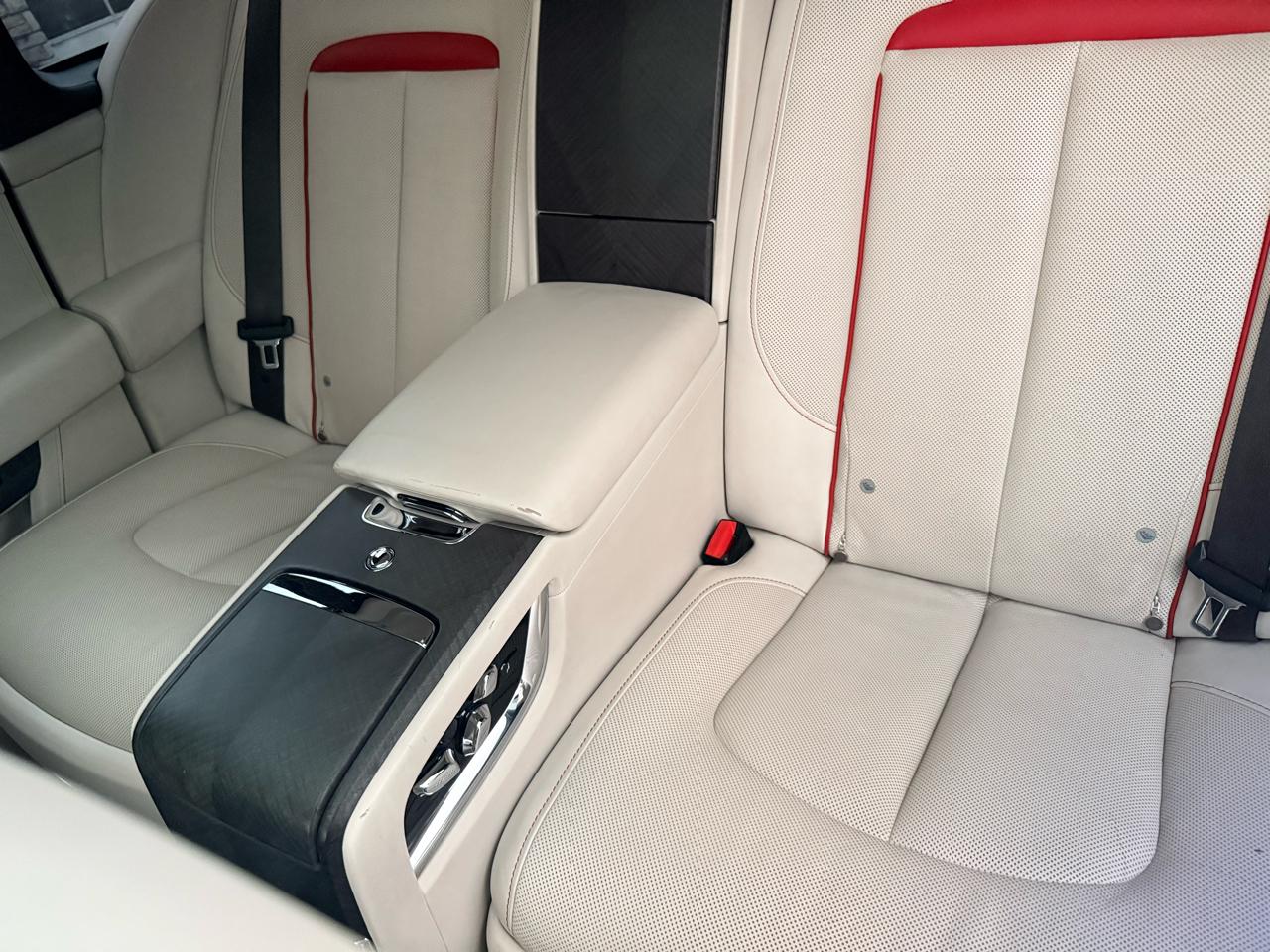 Rolls-Royce Cullinan Base 2020