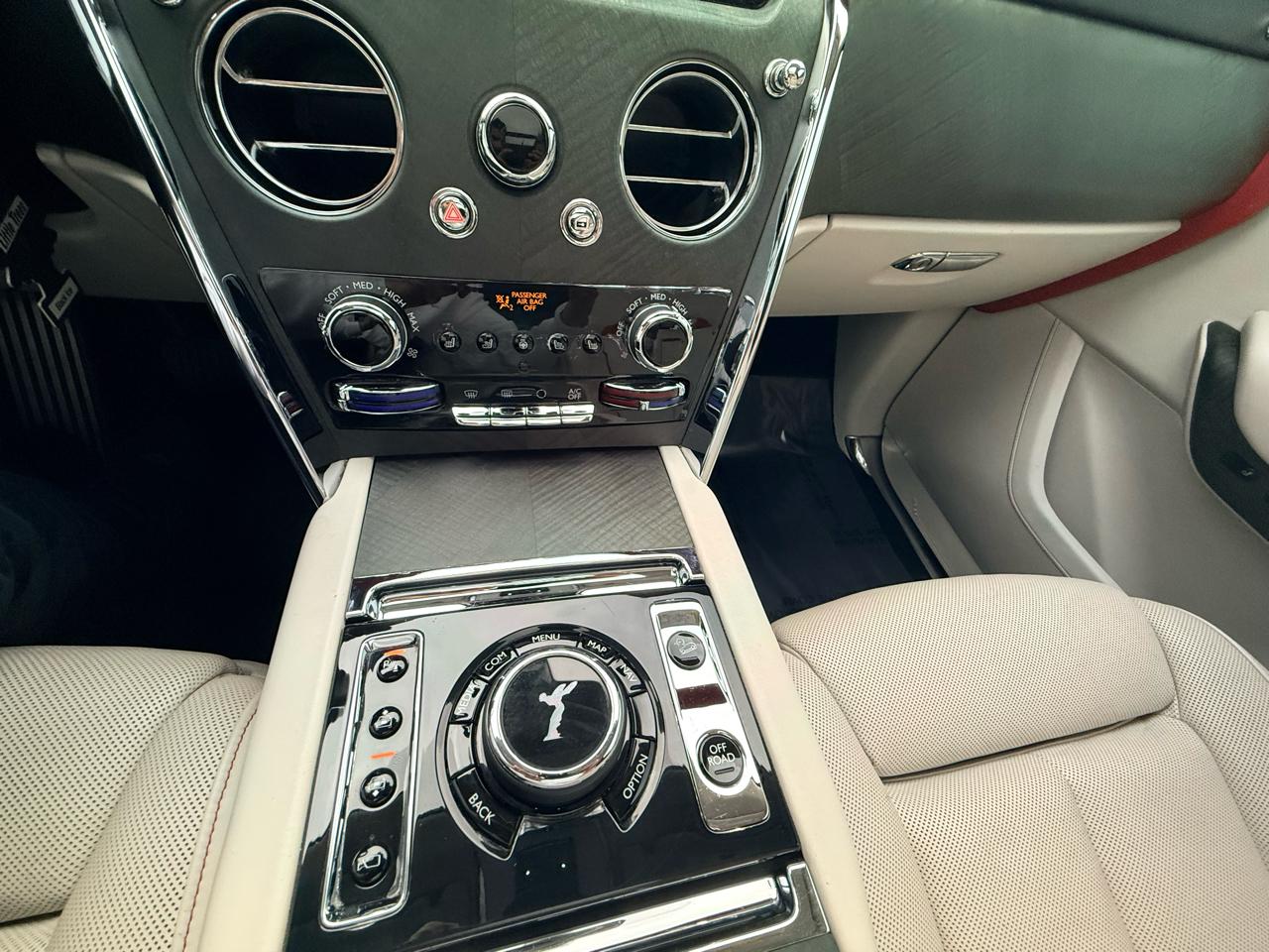 Rolls-Royce Cullinan Base 2020