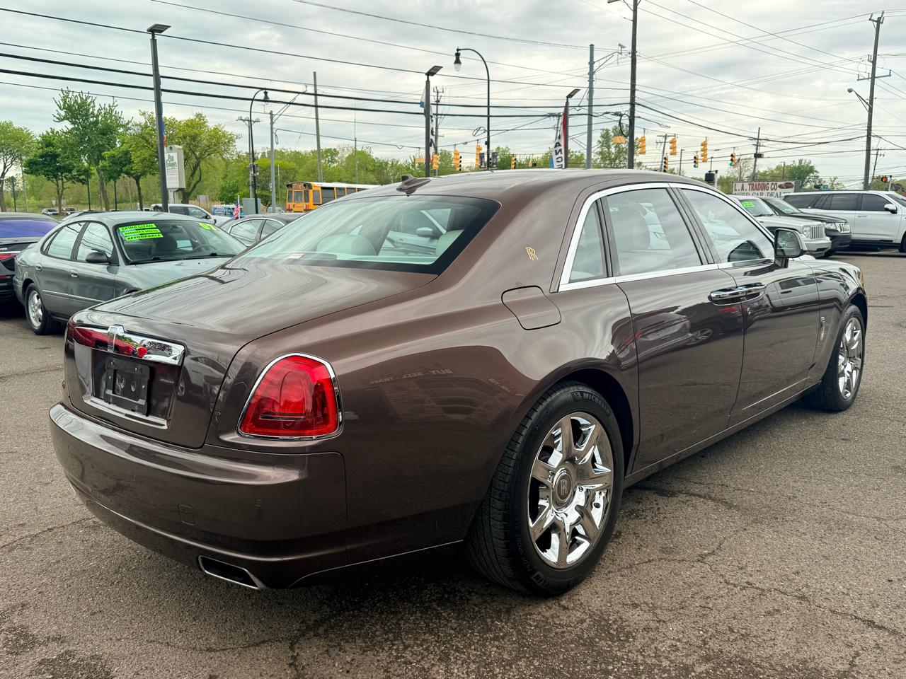 Rolls-Royce Ghost Sedan 2012