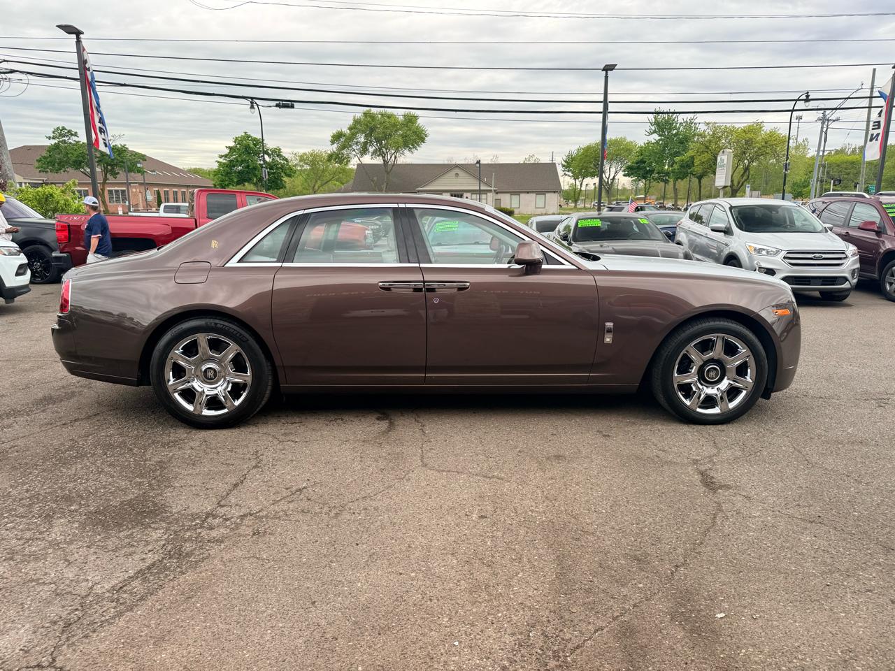 Rolls-Royce Ghost Sedan 2012