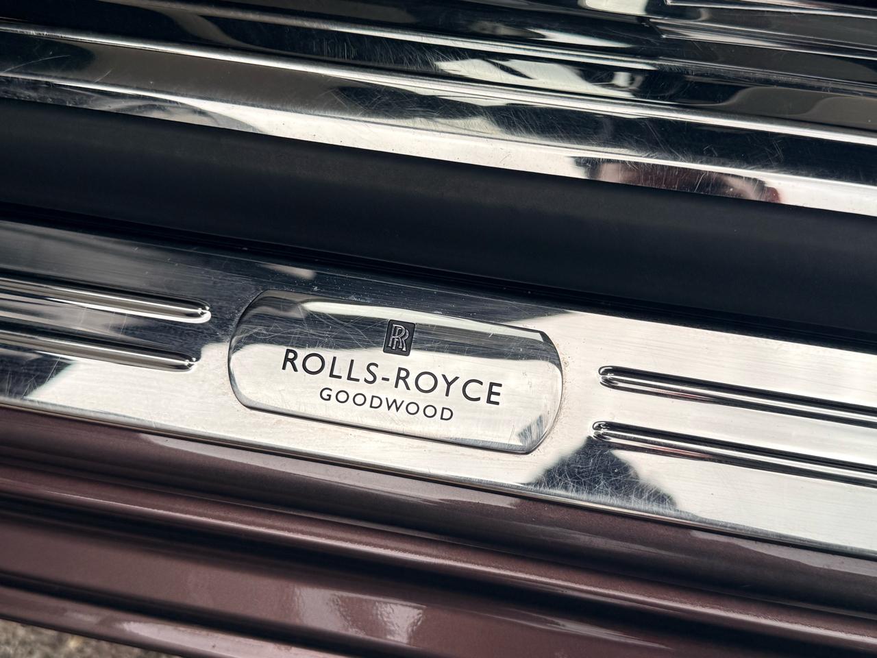 Rolls-Royce Ghost Sedan 2012