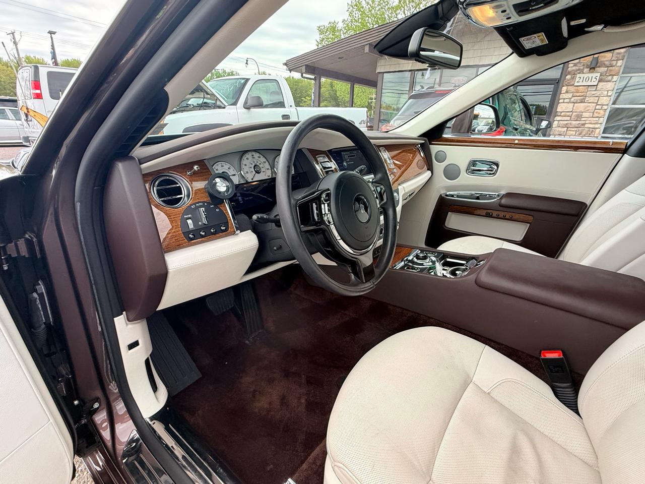 Rolls-Royce Ghost Sedan 2012