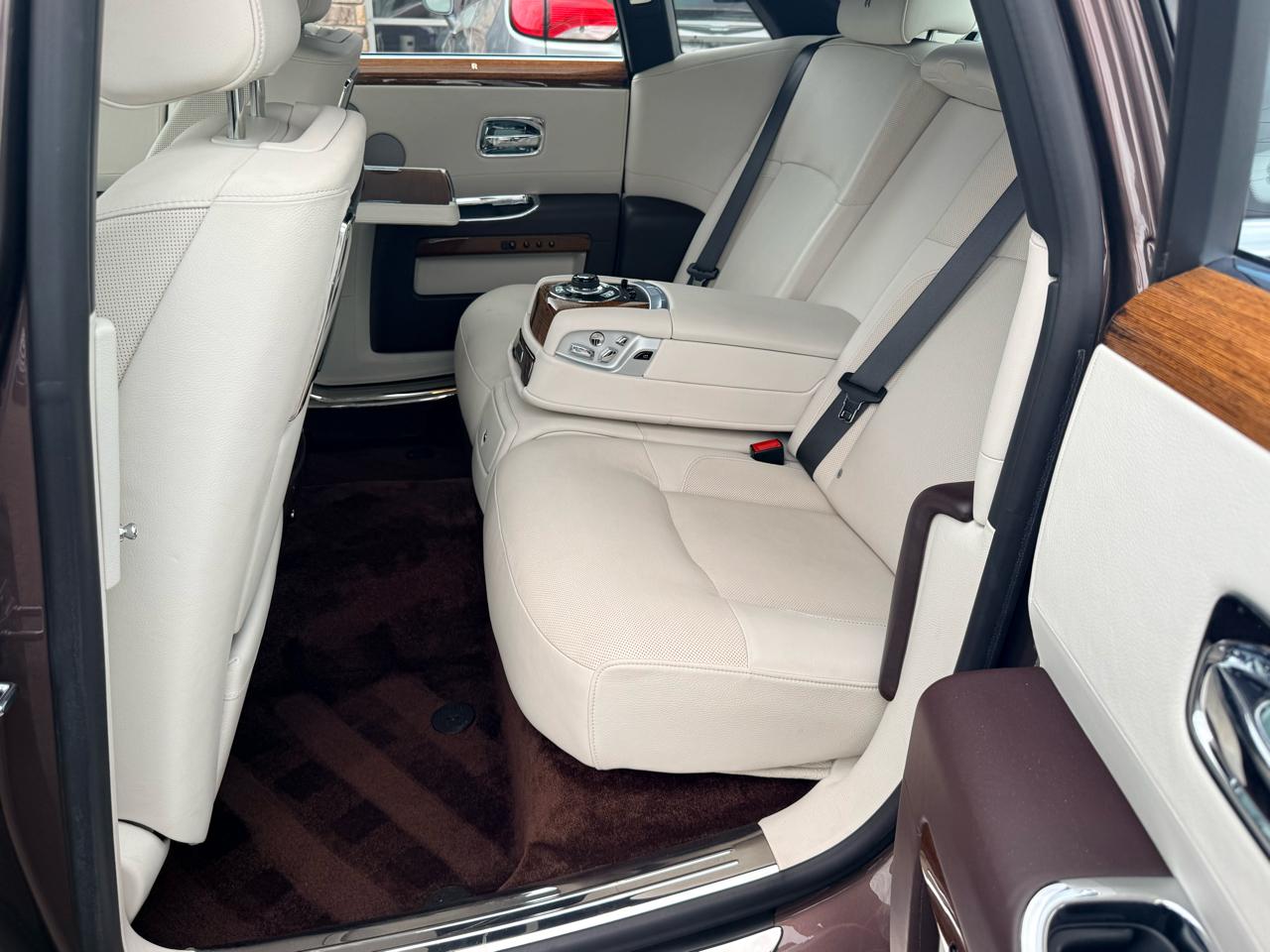Rolls-Royce Ghost Sedan 2012