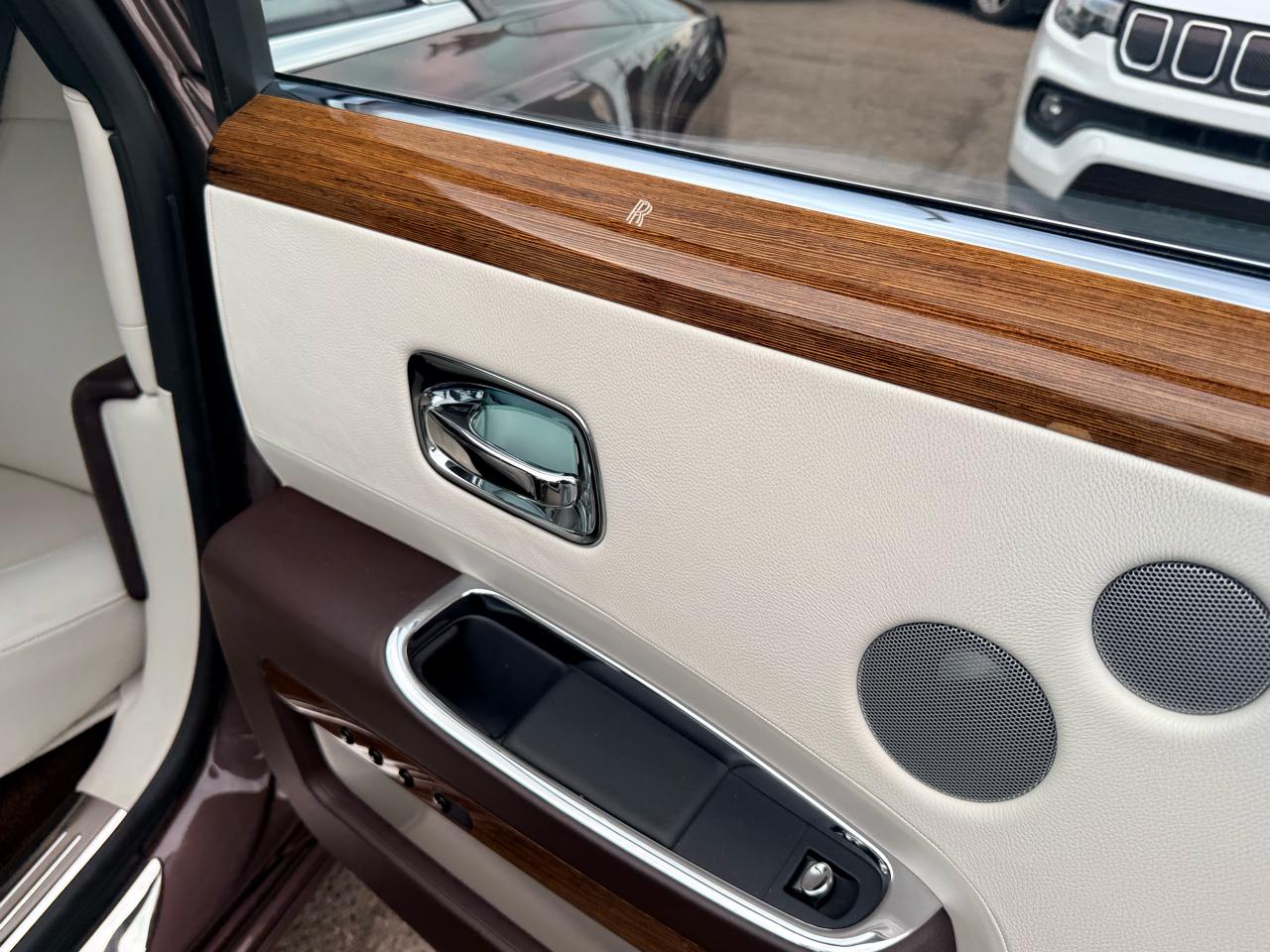 Rolls-Royce Ghost Sedan 2012