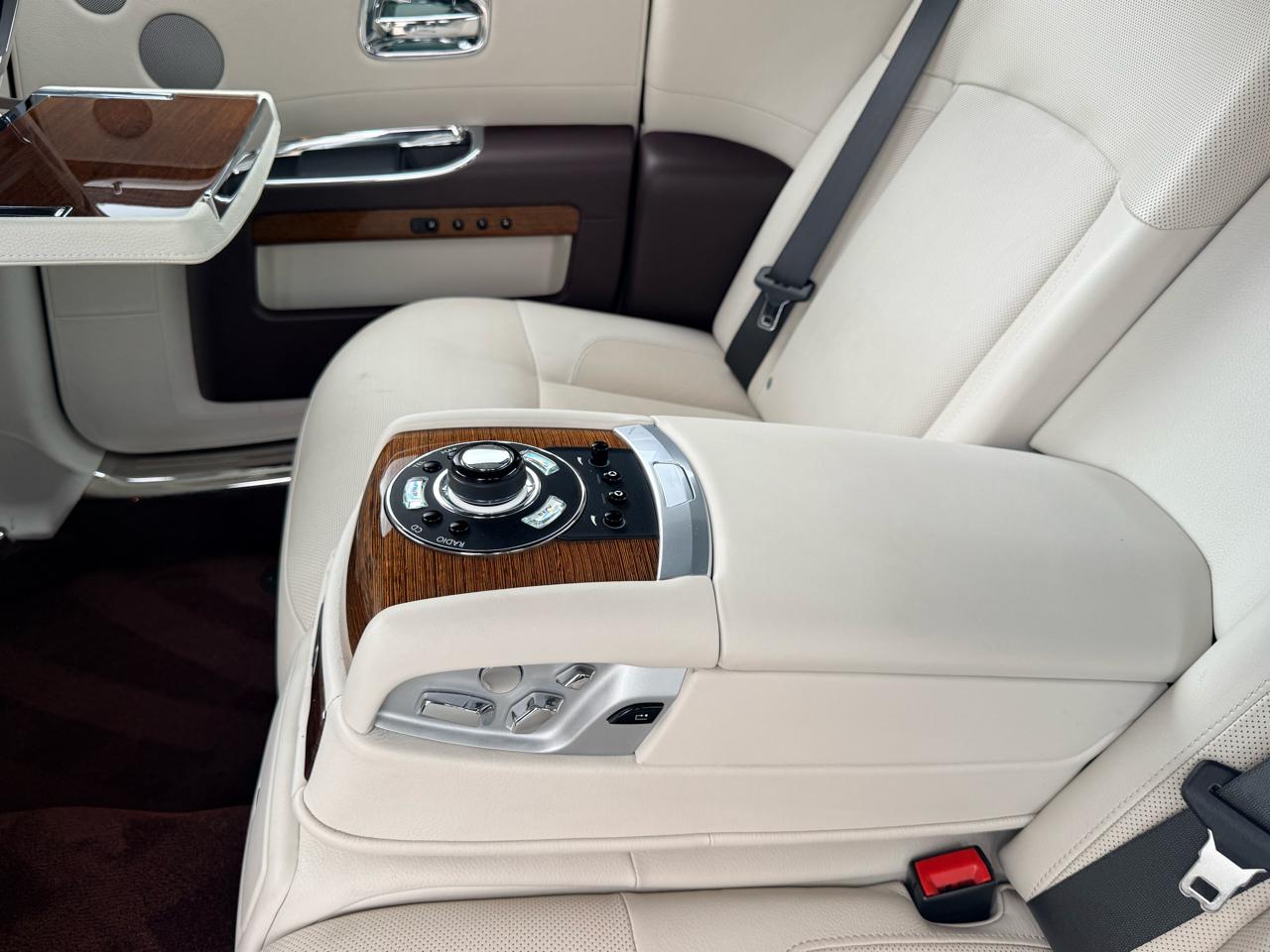 Rolls-Royce Ghost Sedan 2012