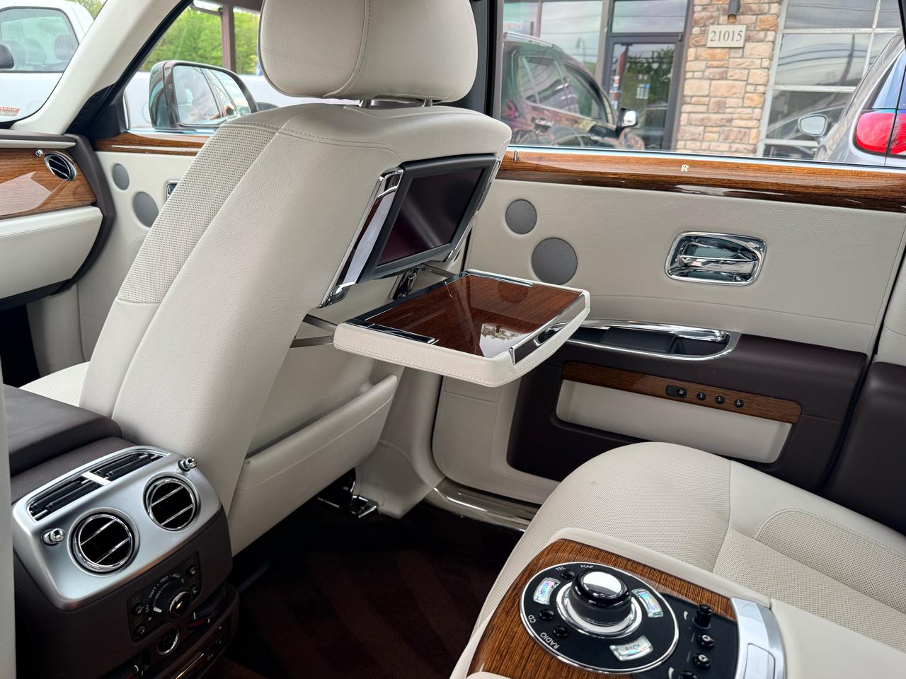 Rolls-Royce Ghost Sedan 2012