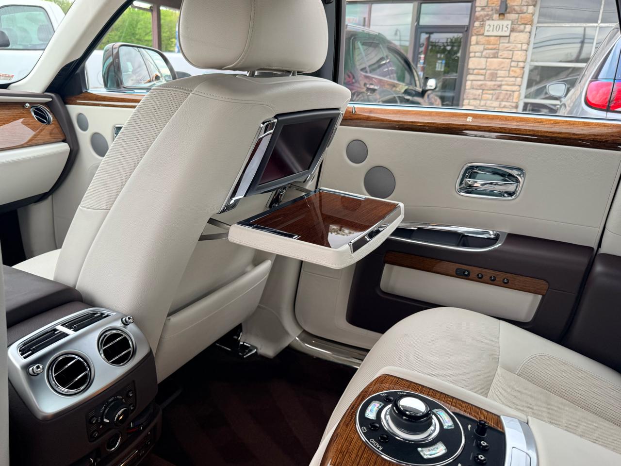 Rolls-Royce Ghost Sedan 2012