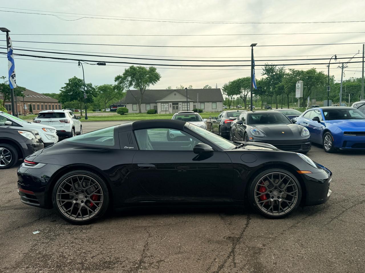 Porsche 911 Targa 4S Coupe 2021