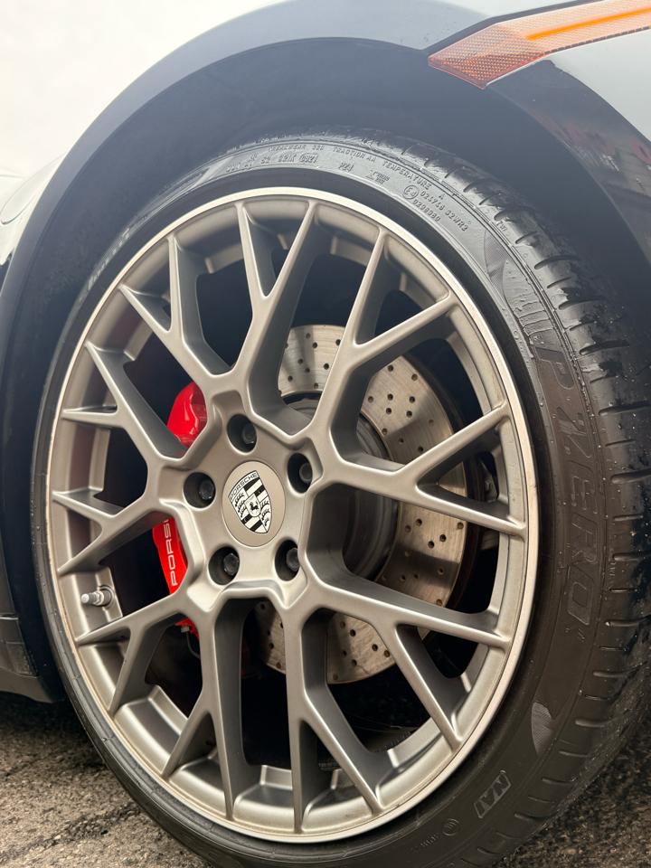 Porsche 911 Targa 4S Coupe 2021