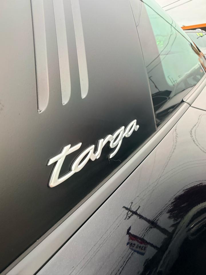 Porsche 911 Targa 4S Coupe 2021