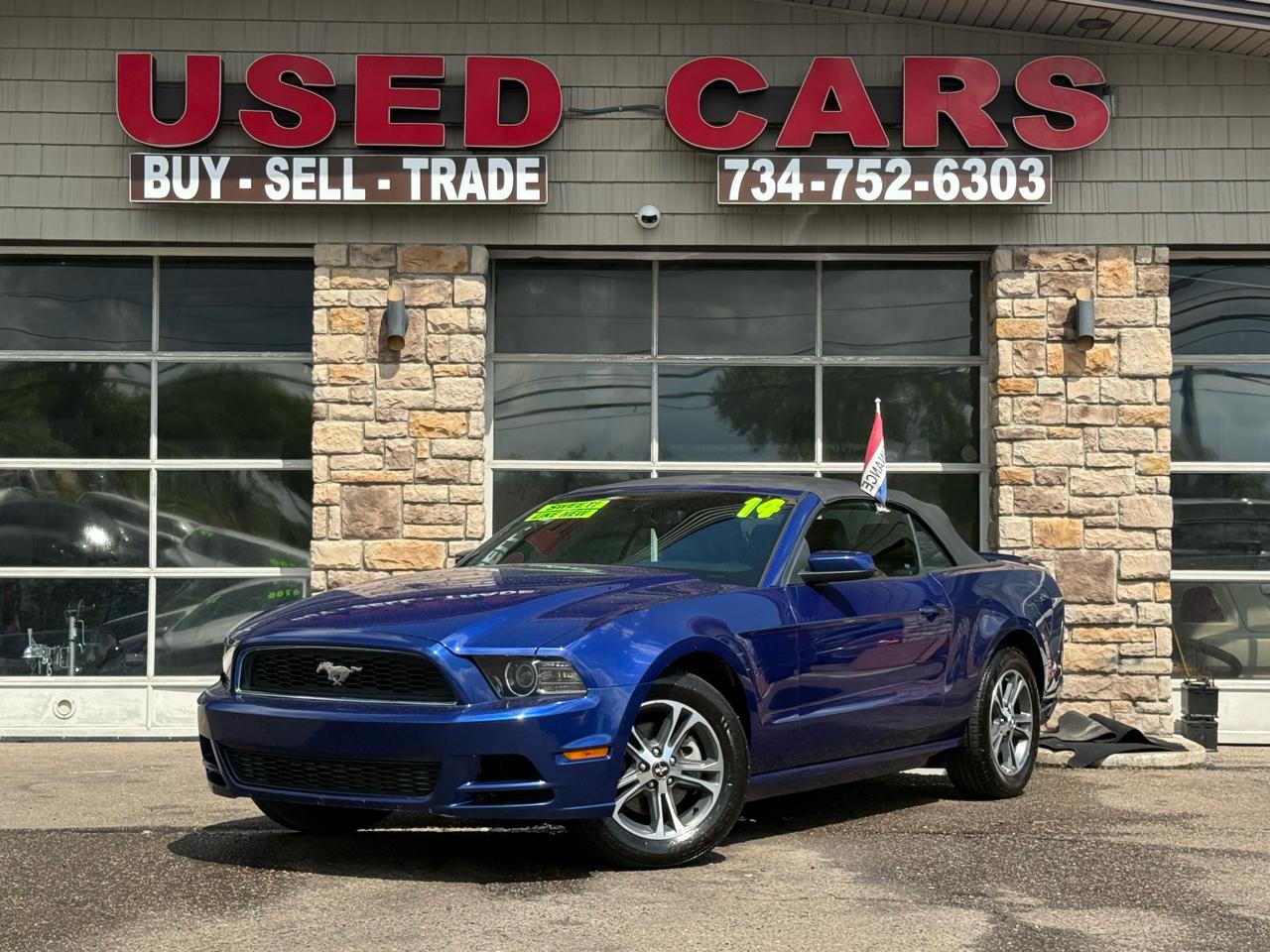 2014 Ford Mustang V6 Premium's photo