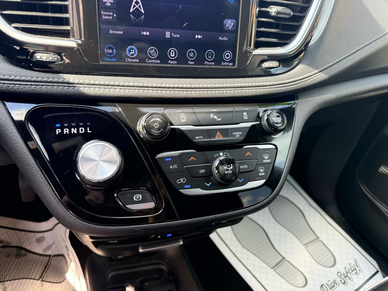 Chrysler Pacifica Limited 2018