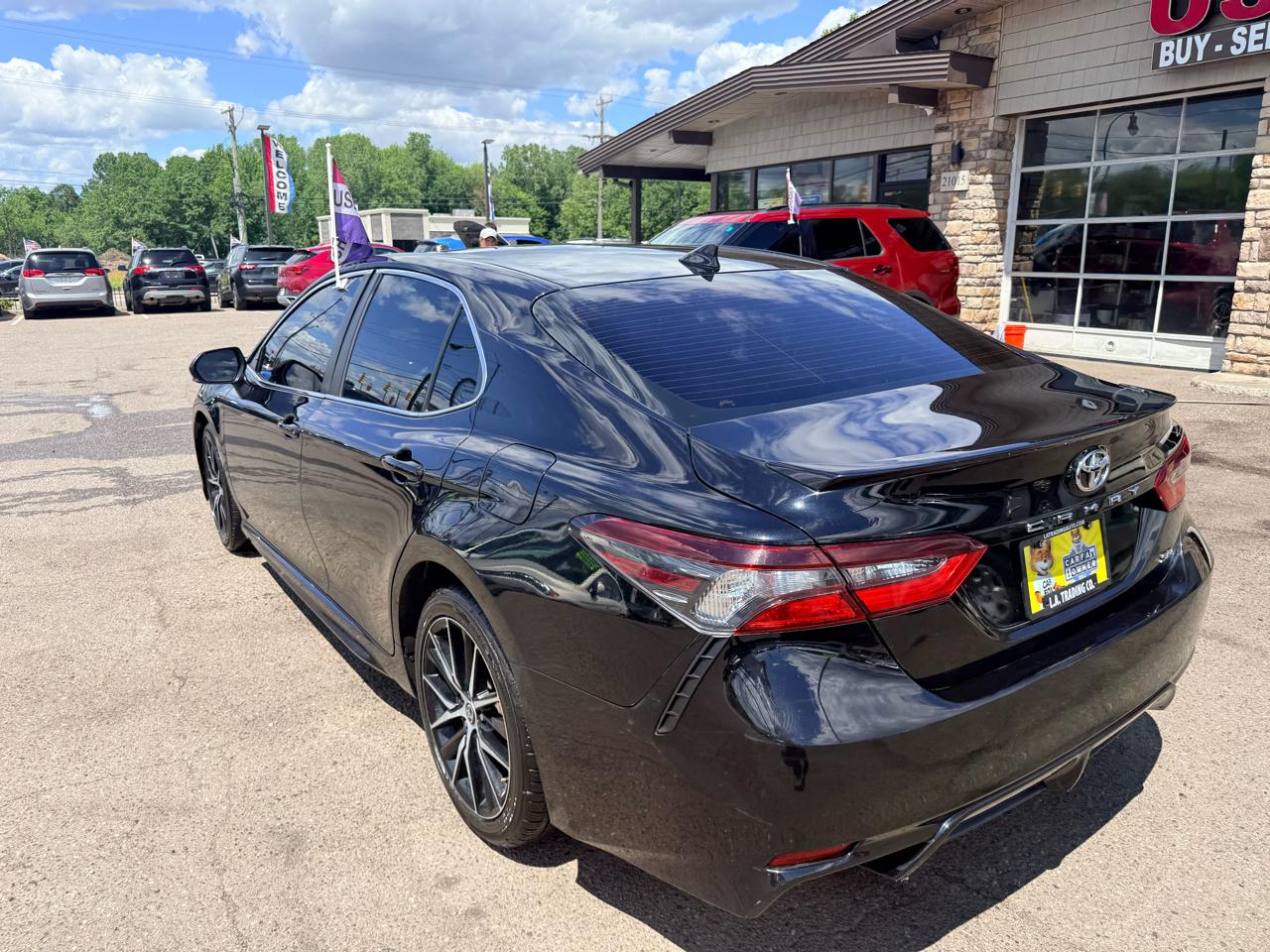 Toyota Camry SE 2022
