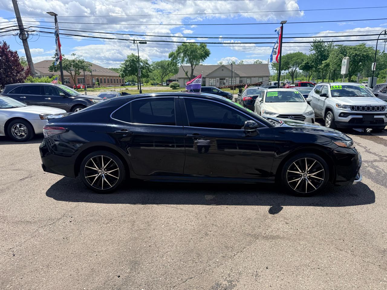 Toyota Camry SE 2022
