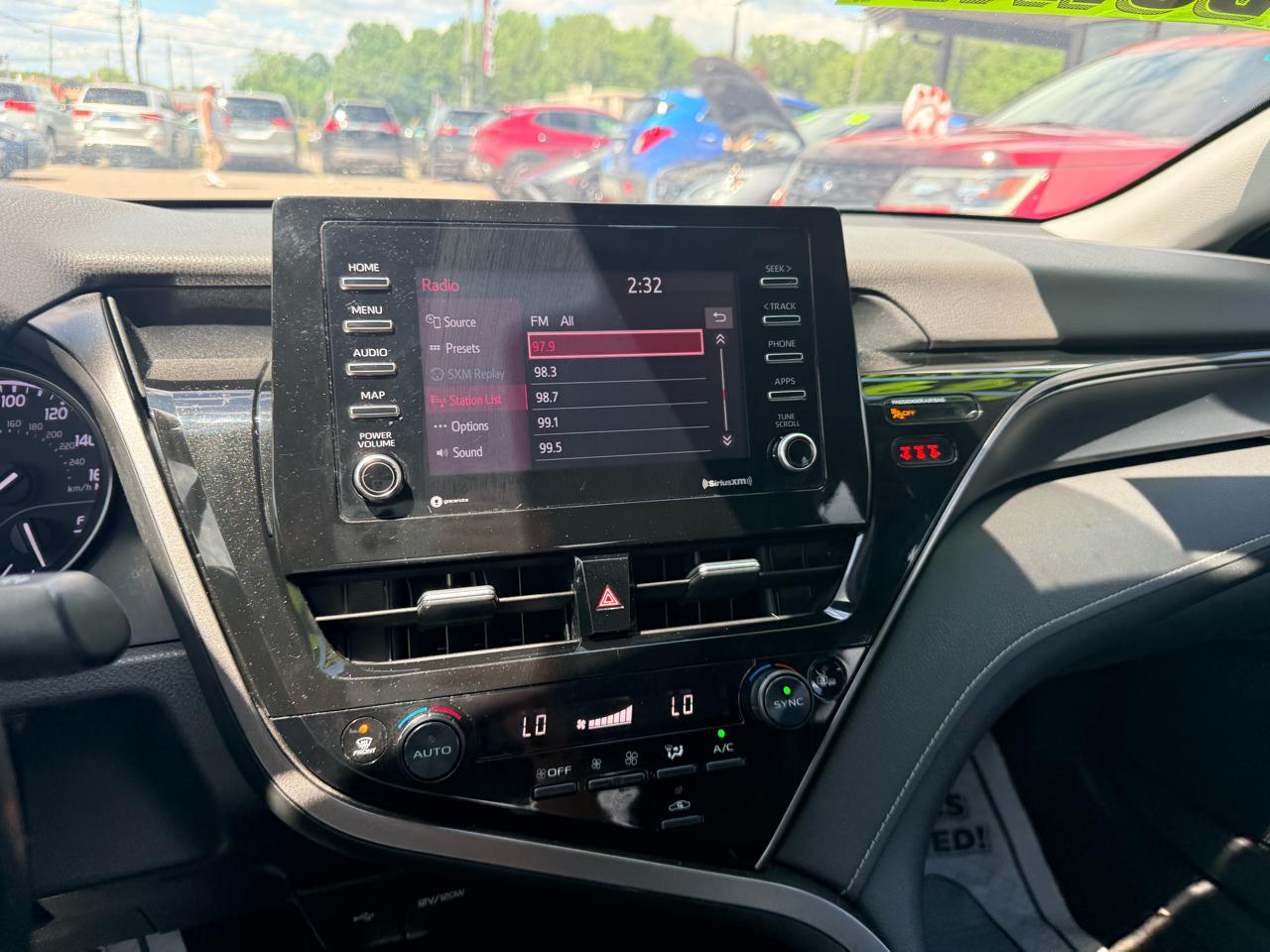 Toyota Camry SE 2022