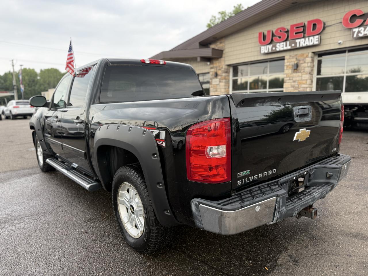 Chevrolet Silverado 1500 LTZ Crew Cab 4WD 2011