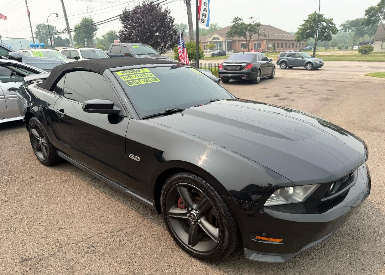 Ford Mustang GT convertible 2011