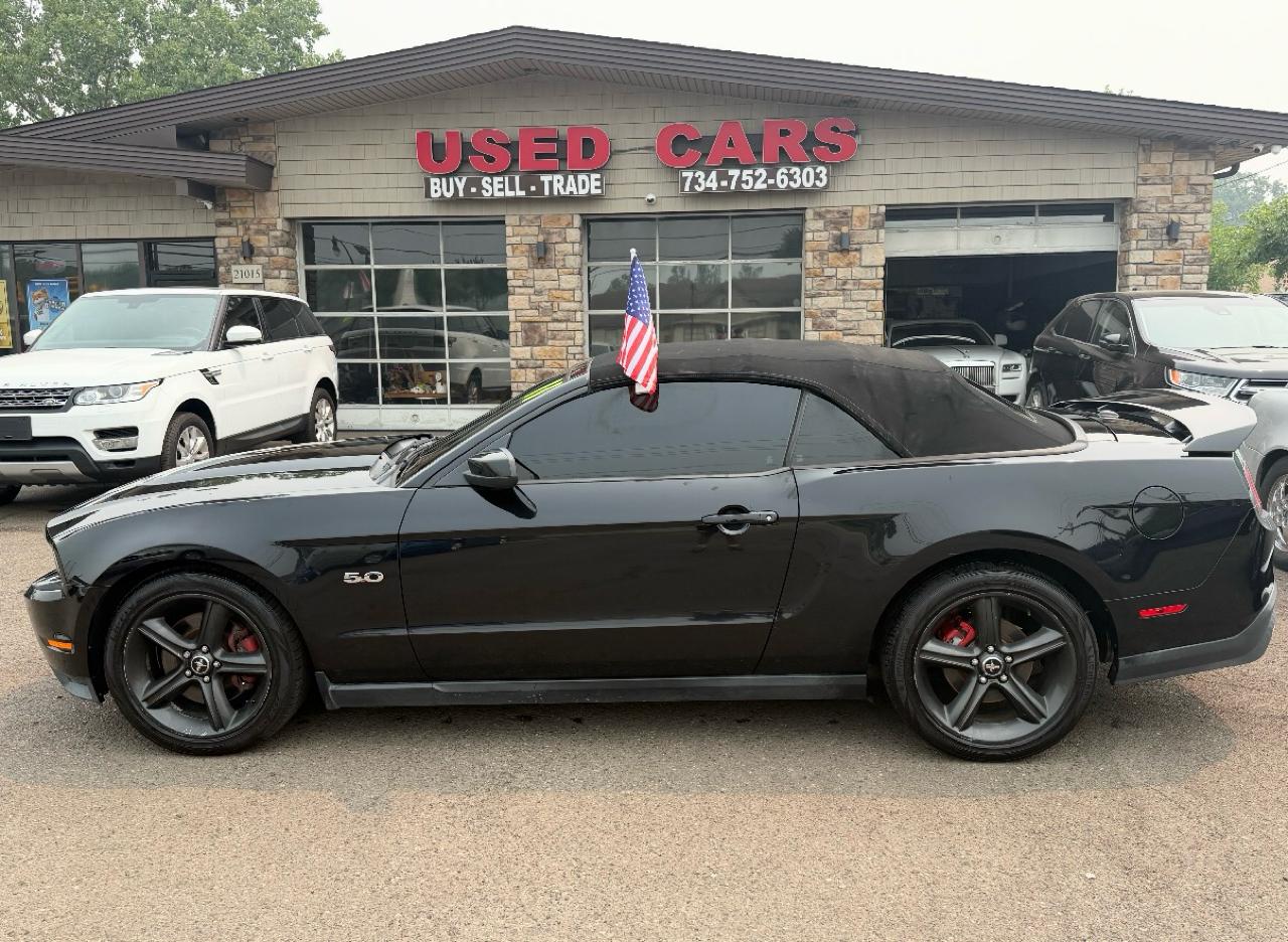 Ford Mustang GT convertible 2011