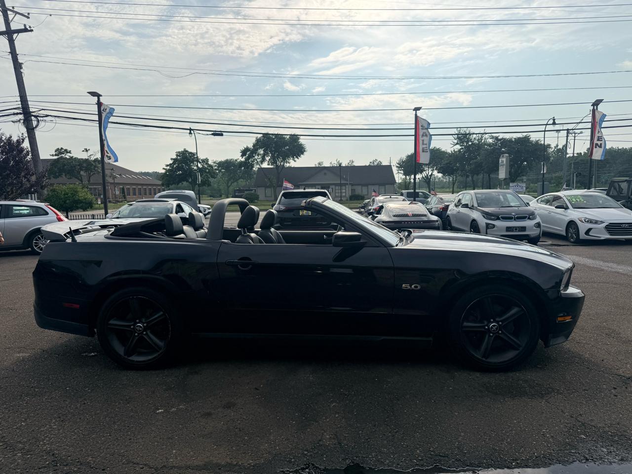 Ford Mustang GT convertible 2011