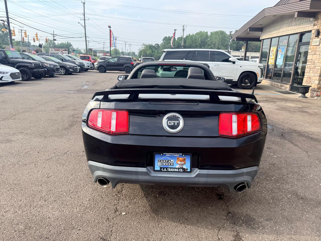 Ford Mustang GT convertible 2011