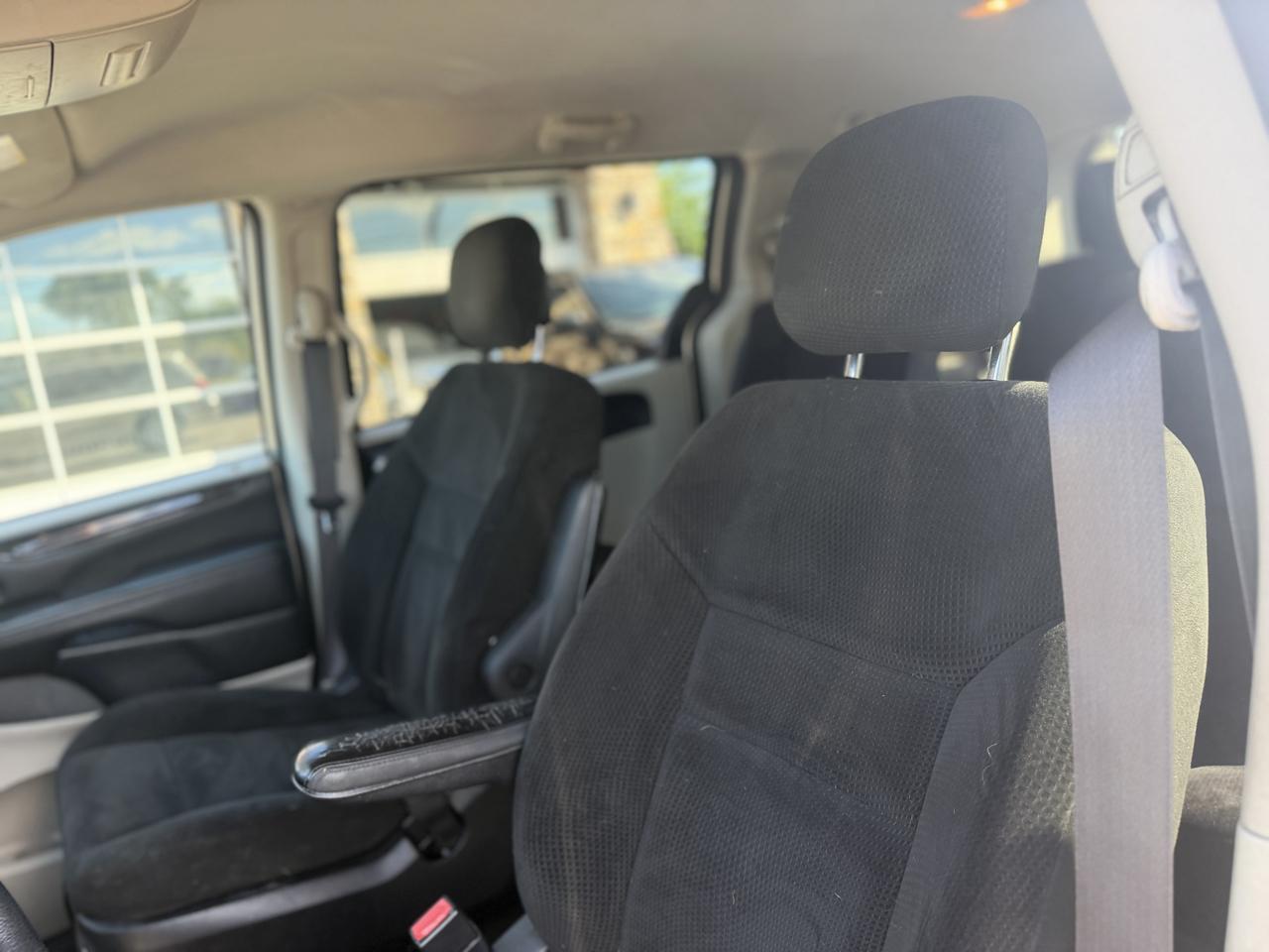 Dodge Grand Caravan photo 12