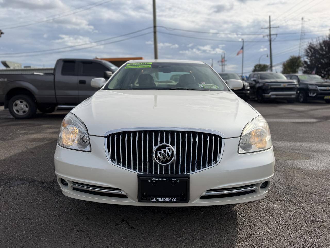 Buick Lucerne photo 3