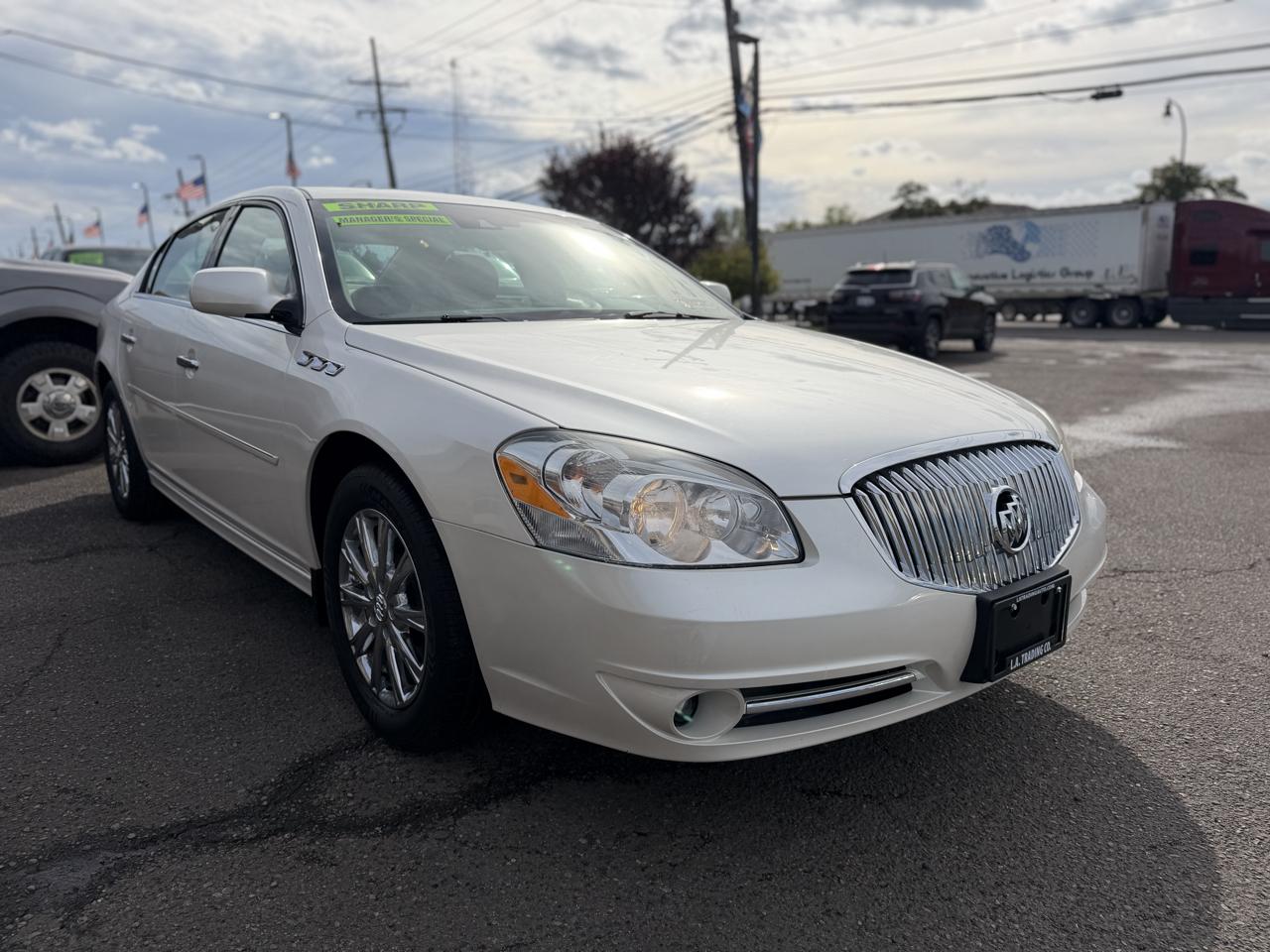 Buick Lucerne photo 4