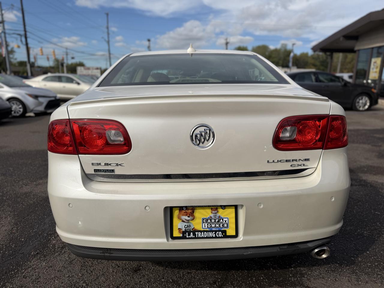 Buick Lucerne photo 7