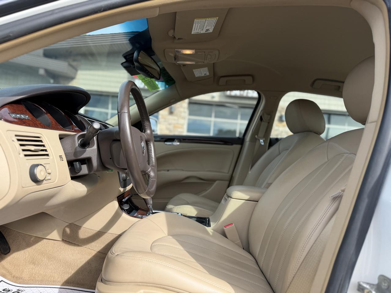 Buick Lucerne photo 12