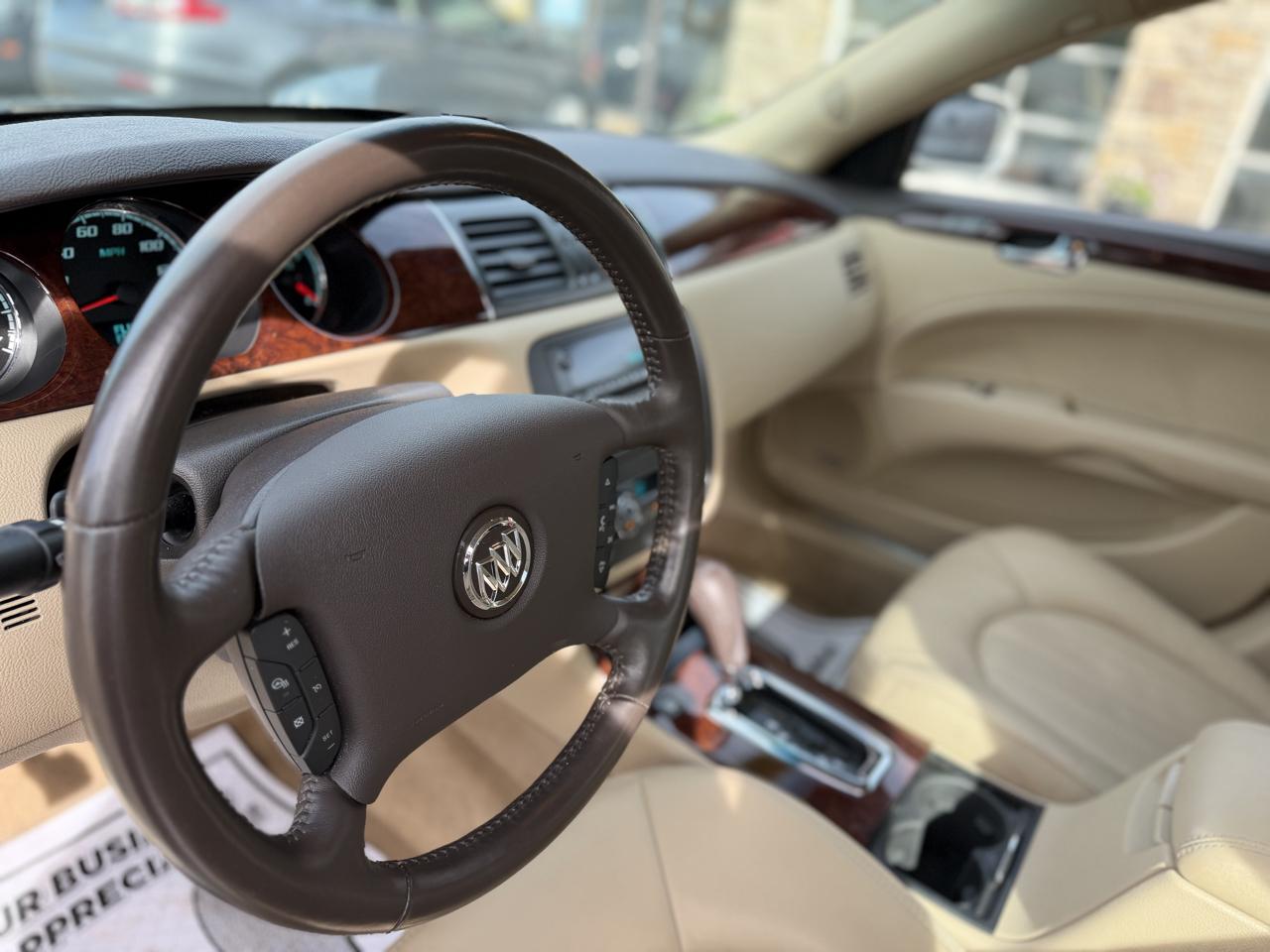 Buick Lucerne photo 13