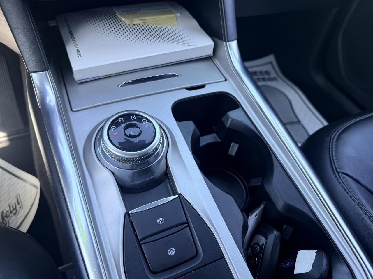 Ford Explorer XLT AWD 2024