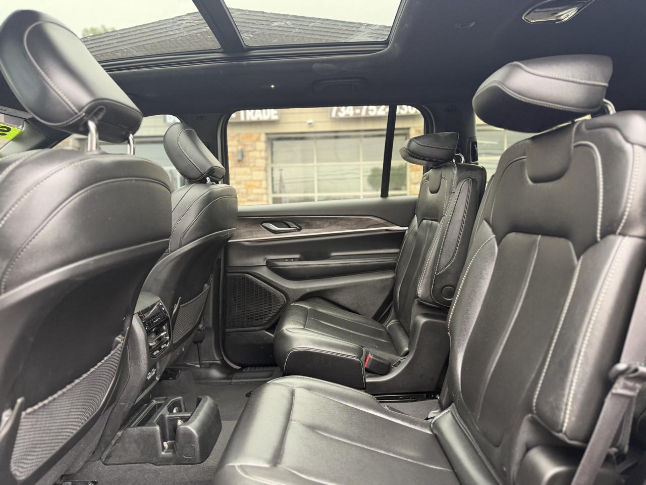 Jeep Grand Cherokee L Limited 4WD 2024