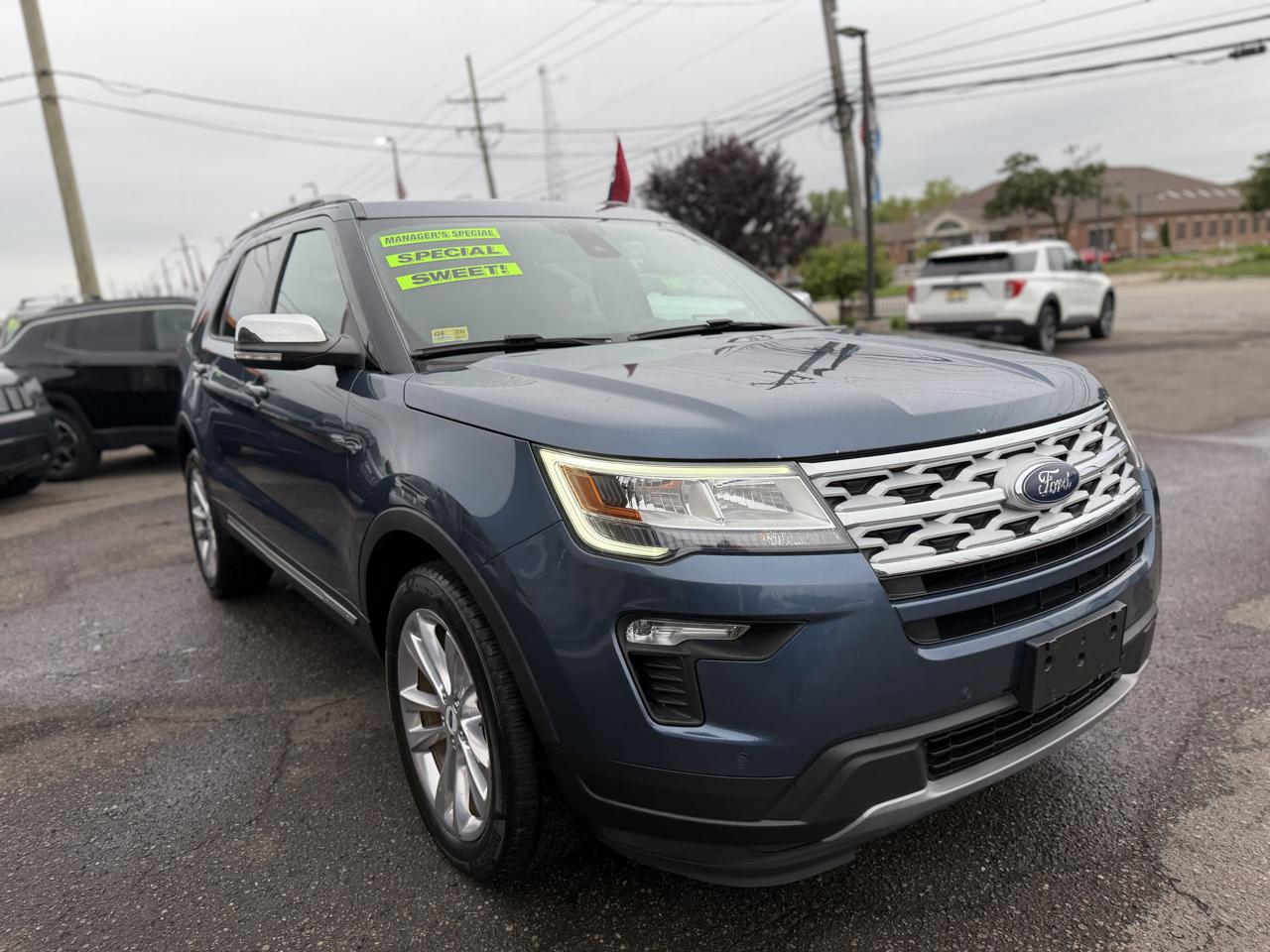 Ford Explorer photo 6